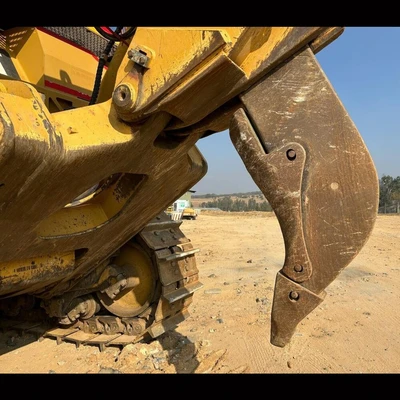 USED 2011 CATERPILLAR D11T