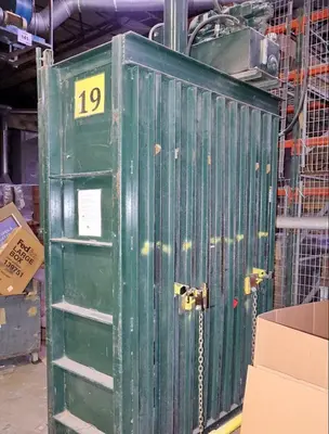 USED EPCO VERTICAL BALER