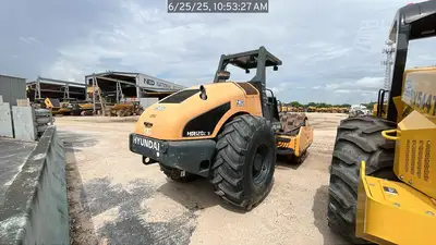 Used 2018 HYUNDAI HR120C-9 Vibratory Rollers Texas US | National Equipment Dealers #1422875