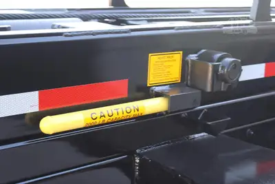 New | in-Stock 2025 MACK MD6 Hooklifts & Roll-Offs Texas US | Roll Off Truck World #1491908