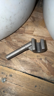 4 barrels of 1/2" Klein Hickey Heads, quantity approx 2533
