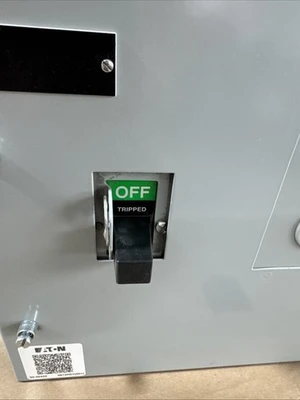 NEW Eaton GE206DEASC12