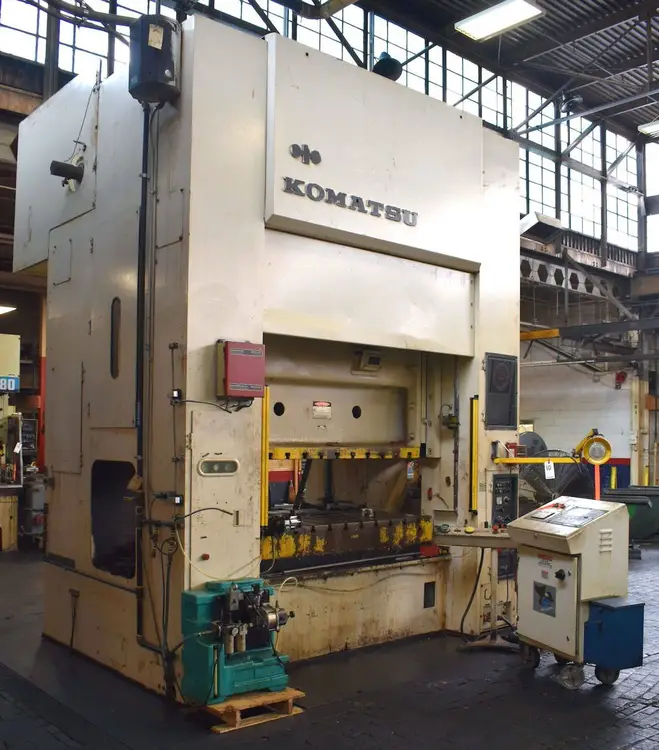 Used 1985 KOMATSU PRESSES KOMATSU E2M-300 PRESS Straight Side Presses | Alma Machinery #898814