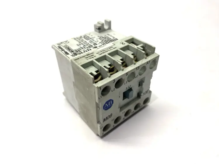 Used Allen-Bradley Ser. A Auxiliary Contact 24VDC Contact Blocks Michigan US | Maverick Industrial Sales #1456791