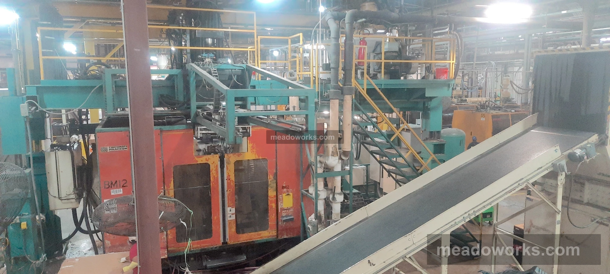 Used 2001 Milacron Dual 35 lb Head Blow Molder Blow Molding Machines Illinois US | Meadoworks #1514546