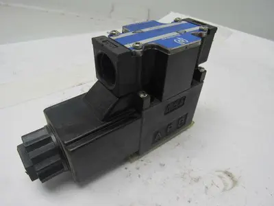 Northman SWH-G02-C2B-A120-10 Hydraulic Directional Valve 110V Single Solenoid
