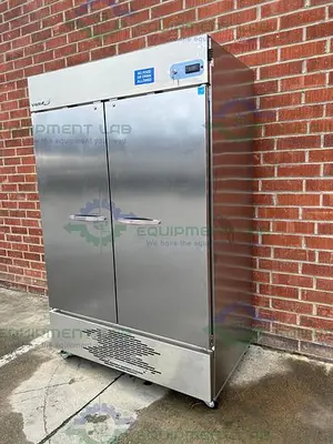 USED VWR GTVWG49FSSA STAINLESS STEEL DOUBLE DOOR FREEZER - 25°C 49 CU, FT.