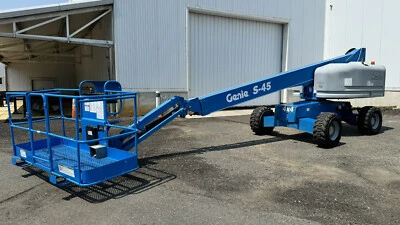 USED 2015 Genie S-45