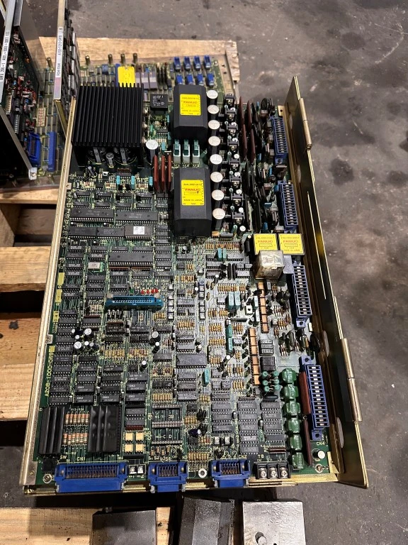 FANUC A06B-6044-H106 SPINDLE DRIVE