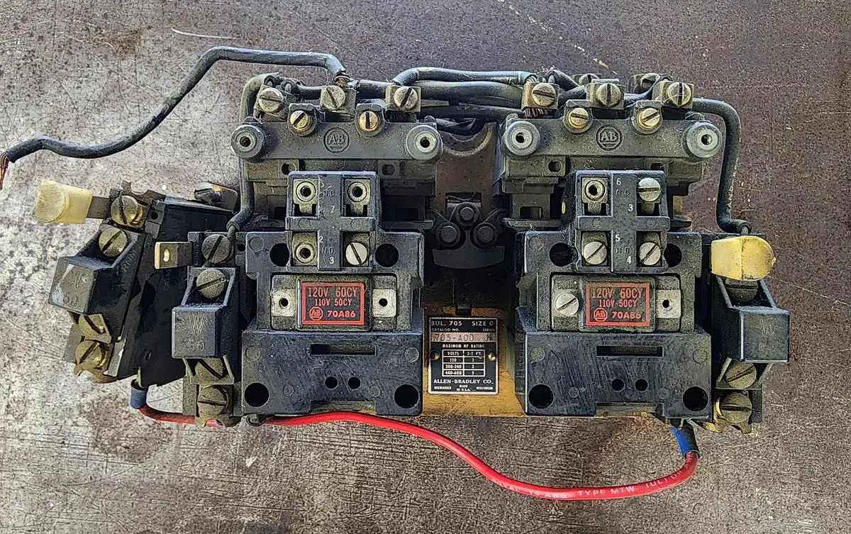Allen-Bradley 705-AOD Size 0 Reversing Starter 705-A0D