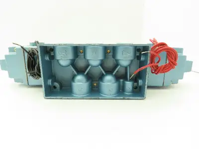 Honeywell Skinner S4KKHDL5 Solenoid Valve 5-Way 3 Pos 110V 150 PSI 3/4" NPT