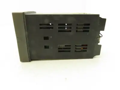 Honeywell UDC3000 Digital Temperature Controller DC300K-E-0A0-20-0000-0