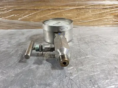Pressure Gauge w/ Valve