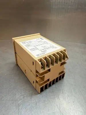 Omron H5BR-B-500 Timer VDE0106/P100 100 to 240 Vac 50/60Hz (9.3.3)