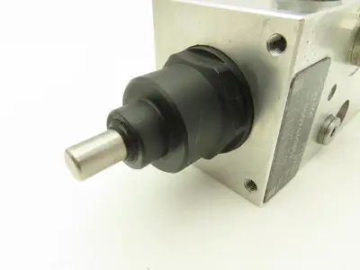 Linde 0009440852 Electric Forklift Brake Control Valve Removed From E20C