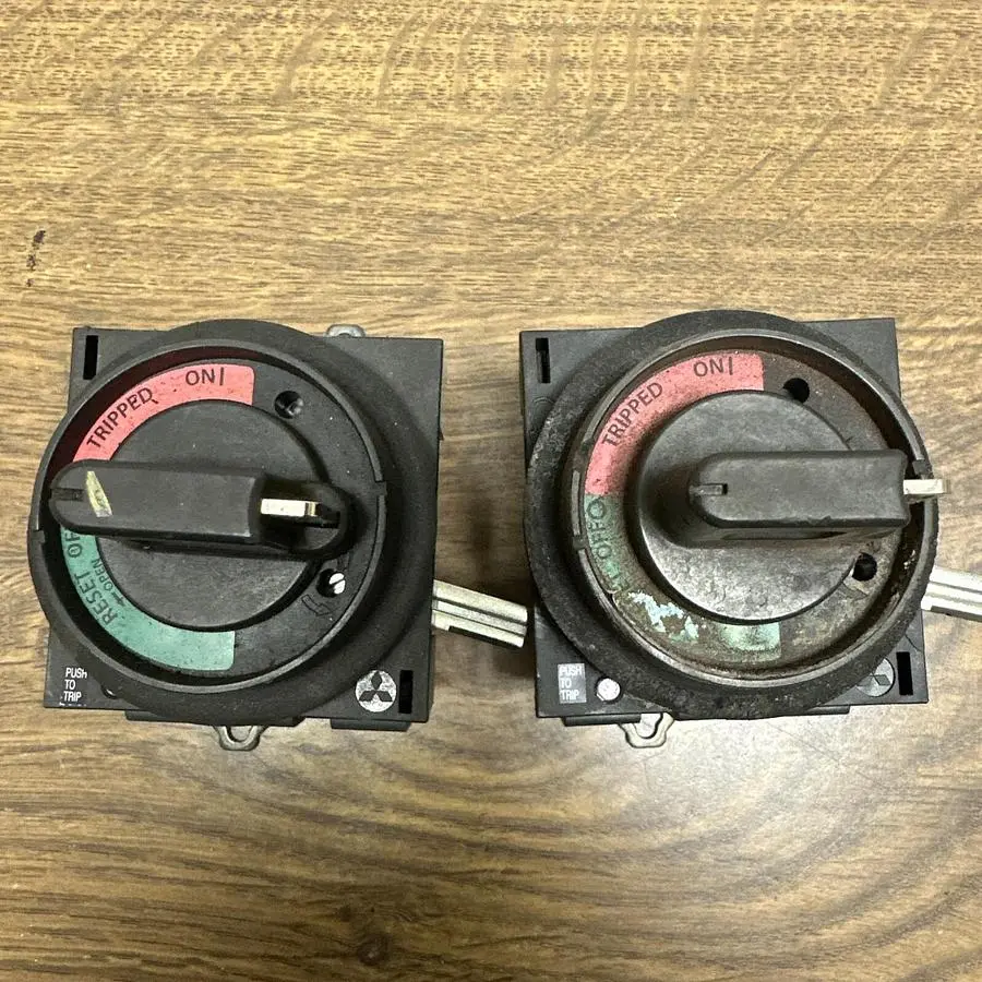 USED MITSUBISHI F-03SVUL