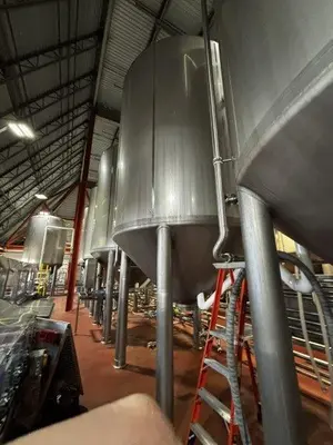 2010 MUELLER 8,300 GALLON Stainless Steel Tanks | Perry Equipment (2)