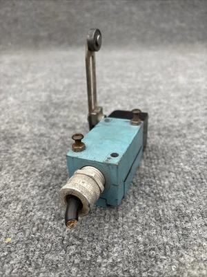 Used Micro Switch LSR1A Relays & Switches California US | Davliegogo LLC #1706191
