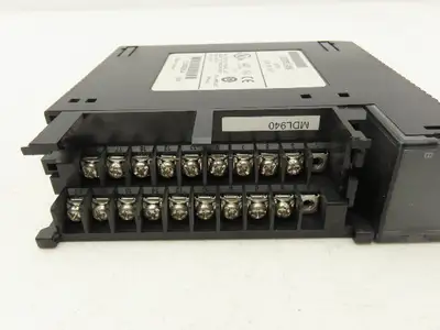 GE Fanuc IC693MDL940K Output Relay Module 2A 16PT