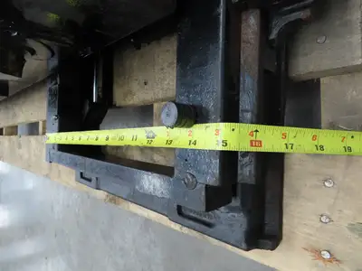 Toyota 8FBE15U Forklift Mast 189" 3-Stage Tilt Class II 2500lbs Capacity