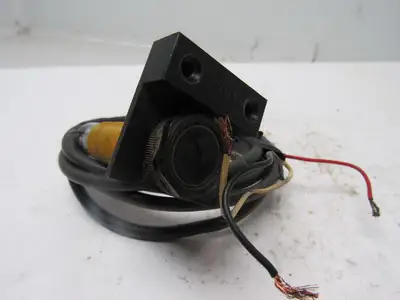 Omron E3F-DS10Z1 Photoelectric Proximity Sensor 24-240VAC 18mm