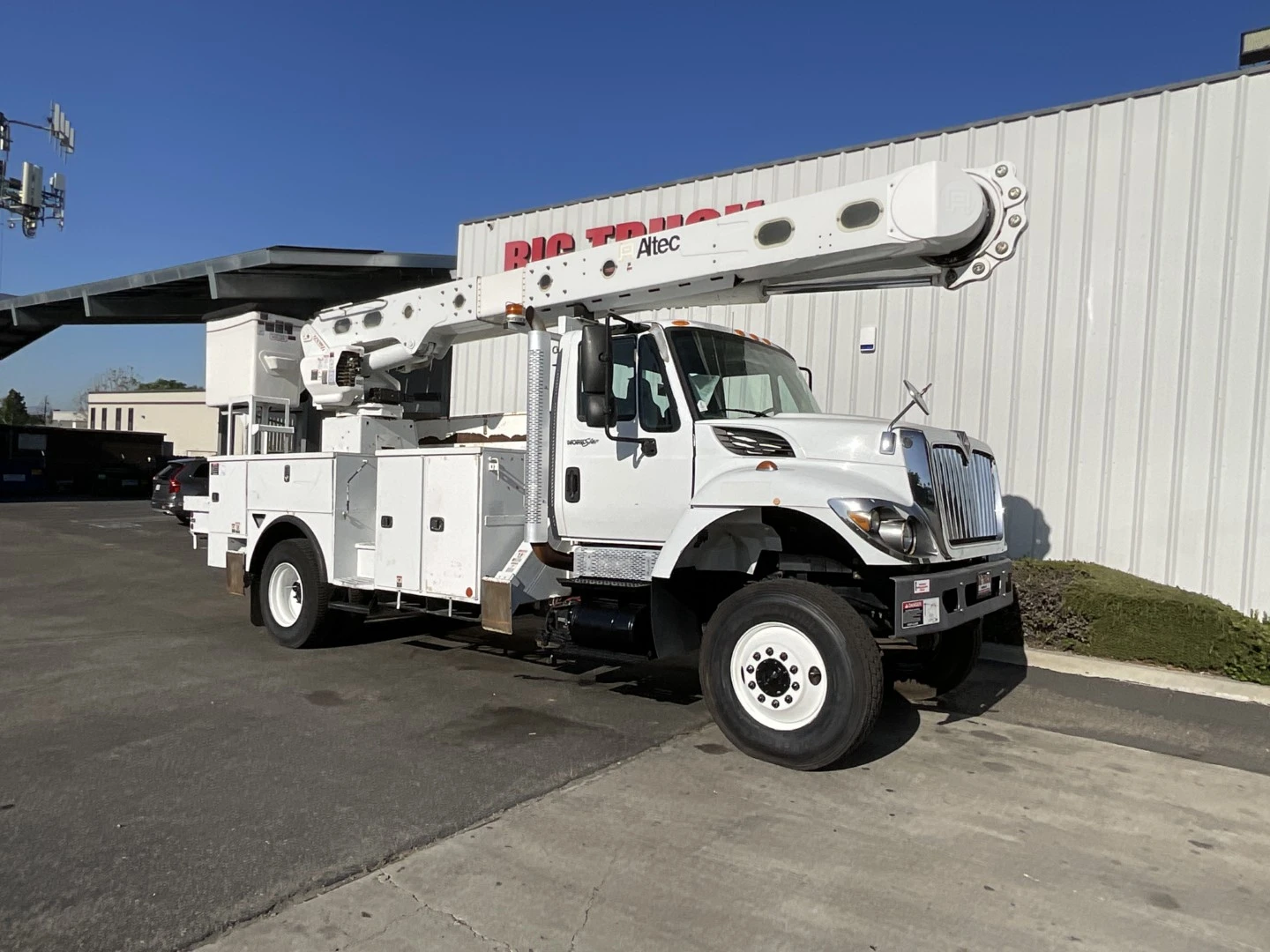Used 2014 INTERNATIONAL 4300 Bucket (boom) trucks California US | Big Truck & Equipment #1412272