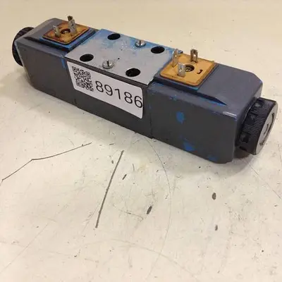 USED VICKERS DG4V-3-6C-M-U-HL7-60