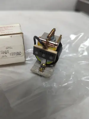 New | in-Stock MAGNECRAFT W88AX-4 Miscellaneous Equipment (Electrical & Power) | Surplus Asset Holdings #1200564