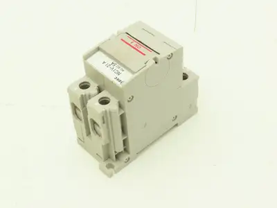 IDEC NC1V-2100 5 Amp Circuit Protector 2 Pole A Curve 250VAC/125VDC Lot of 9