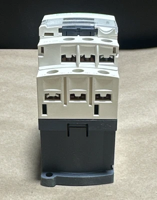 NEW Schneider Electric CAD32BD
