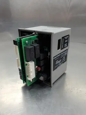USED Cleaver Brooks Type 833-3139 Flame Safeguard Fireye Chassis