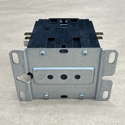 NEW Square D 8910DPA32V09