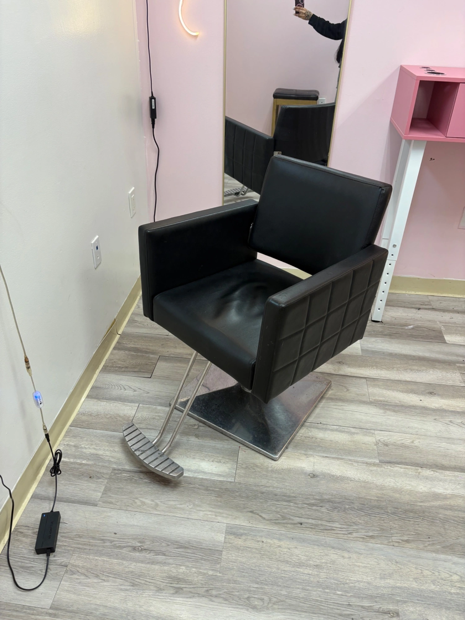 NEW Salon Salon chair