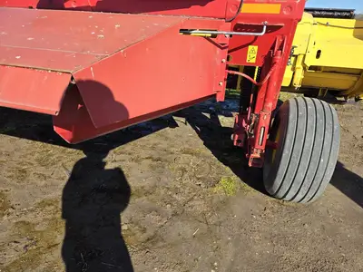 USED 2016 NEW HOLLAND H7150