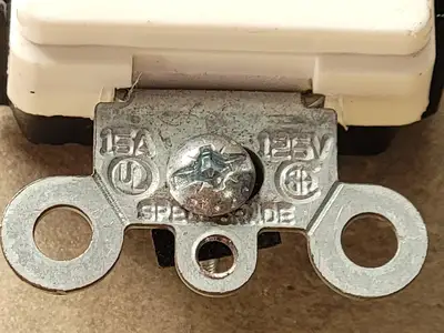 Controlled 15A 125V Duplex Receptacle