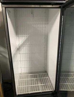 72-0288 True GDIM-26NT Self Contained Indoor Ice Merchandiser Freezer