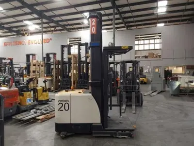 USED 2019 CROWN SP4050-30