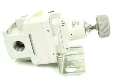 NEW SMC IR3020-03BG PNUEMATIC REDUCING VALVE IR302003BG