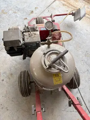 Pioneer Gas-Powered Line Painter / Striping Machine