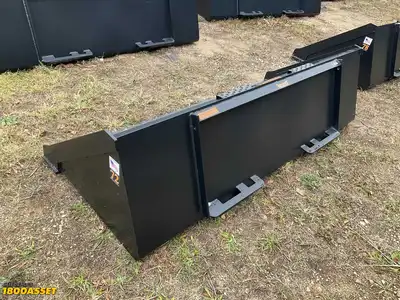 New Tomahawk 72” skid steer bucket, welded on high carbon cutting edge, skid steer quick attach