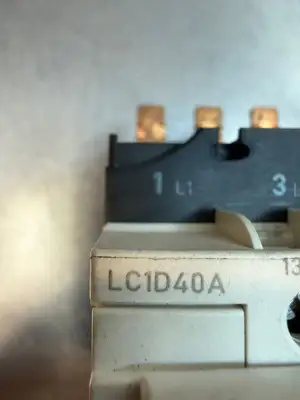 Schneider Electric LC1D40A Contactor (5.3.3)