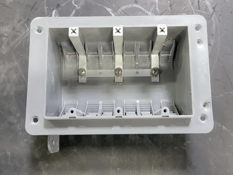New | in-Stock THOMAS & BETTS 3-WSW Misc Electrical & Power Parts British Columbia CA | Lenmark #249810