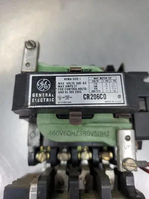 General Electric CR206C0 NEMA 1 Motor Starter Relay, 600V 27A. 4D-12