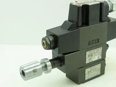 Daikin Kogyo Solenoid Controlled Hydraulic Valve Stack W/ Check and Reducing