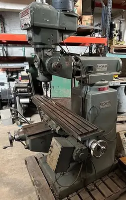 Ex-Cell-O Knee Mill 220V ~ 3ph ~ 2hp w/R8 Collets Vice & Power Tightening (5828)