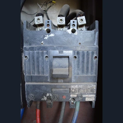 General Electric 600 Amp Breakers