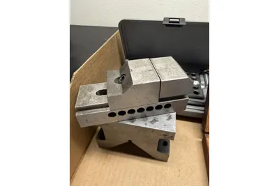 Used _UNKNOWN_ _UNKNOWN_ V-Blocks California US | KD Auctions #1359456