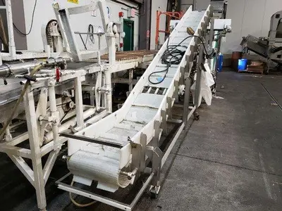 Cleated Incline Conveyor with Diverter Conveyor