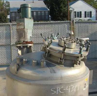 SPC4381  Reactor 200 gallon Mueller chemical reactor, 50 psi internal, 150 psi jacket, 1 hp agitator