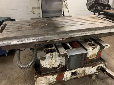 MILLTRONICS RH-33 CNC VERTICAL MACHINING CENTER